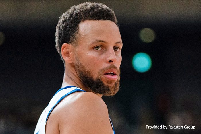 NBAカリー、義弟リーの息子をあやす動画が公開に、満面の笑顔が印象的 月刊バスケットボールWEB