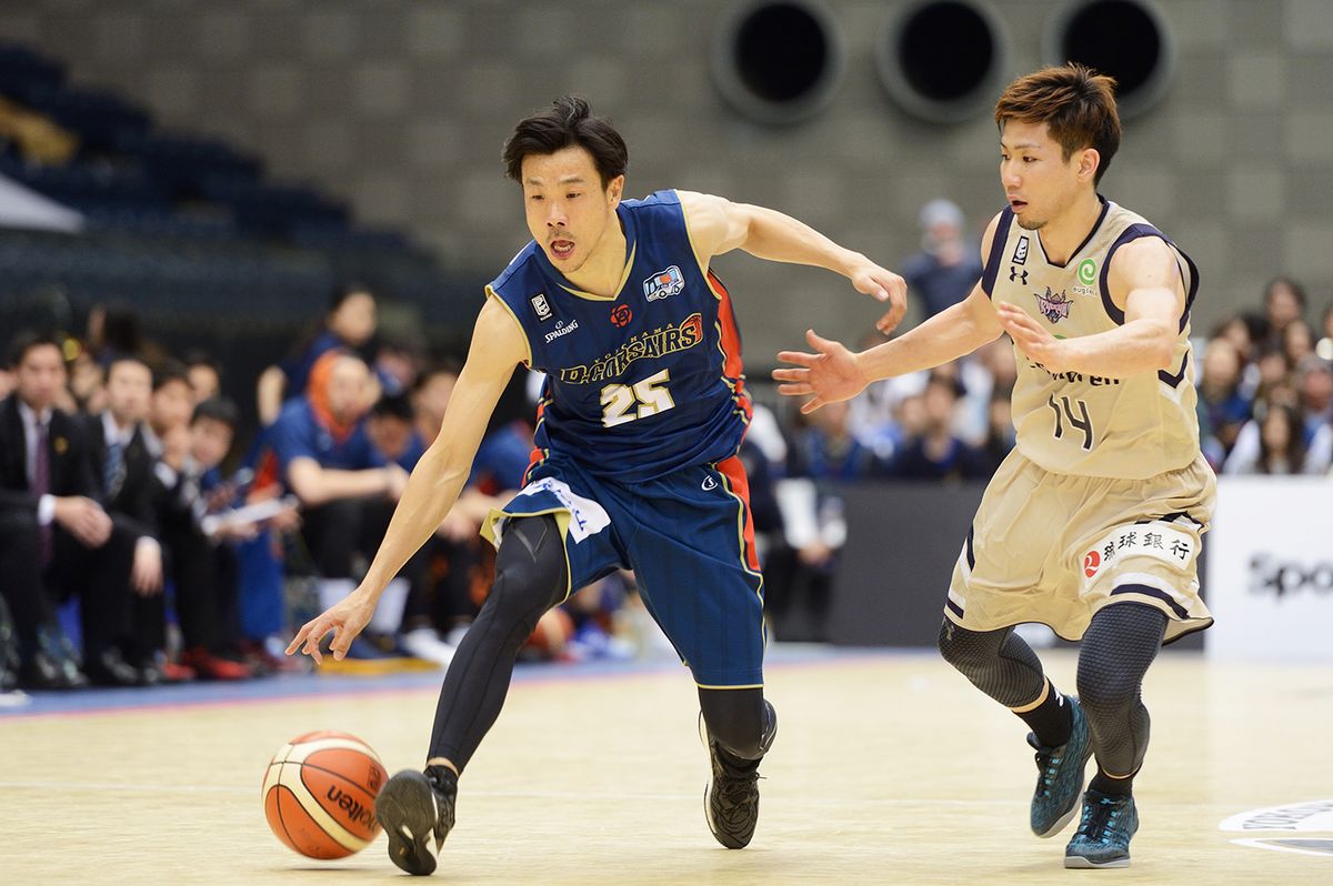 一度現役を引退した竹田GMだが、Bリーグが開幕した2016-17シーズンに現役復帰(©️B.LEAGUE)