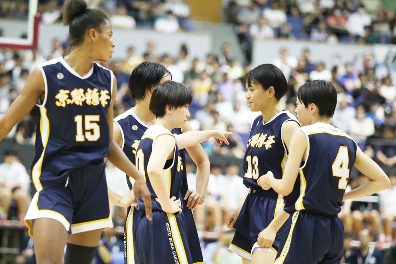 京都精華学園が日本一、桜花学園の攻撃を抑えきって連覇達成