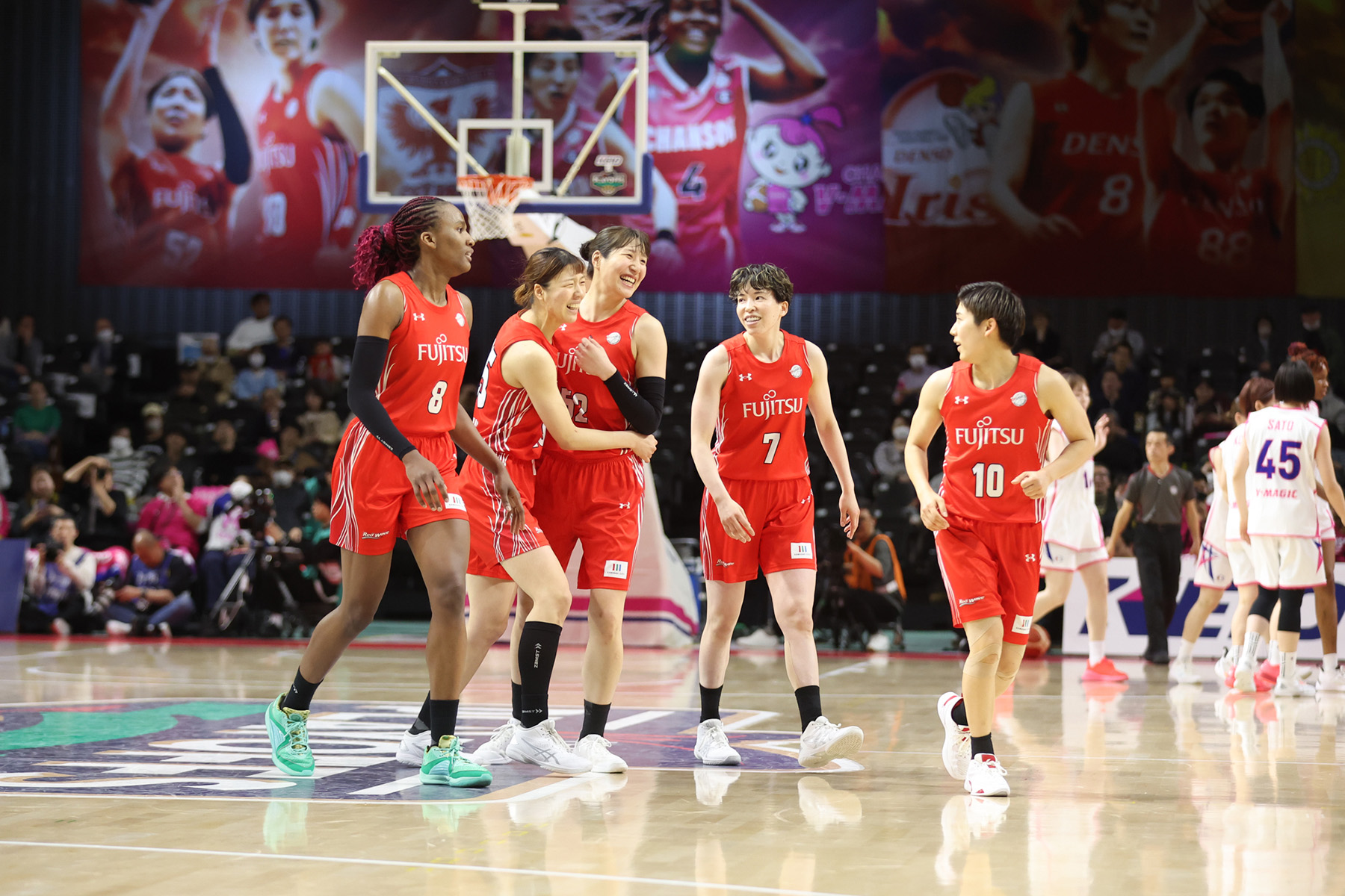 リーグ1位・富士通がシャンソン化粧品に先勝、町田瑠唯、宮澤