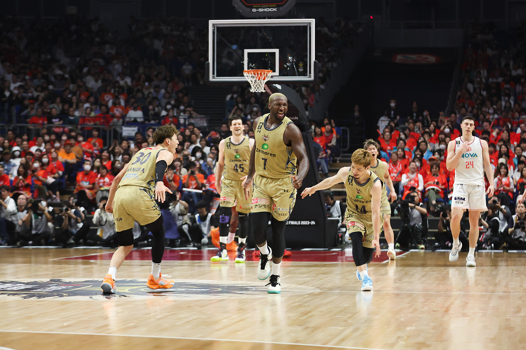 写真：石塚康隆(月刊バスケットボール)