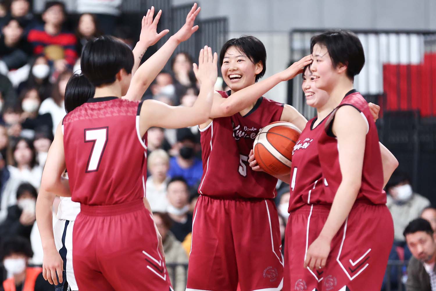 初優勝・大阪薫英女学院オンコートインタビュー「40分間、薫英のバスケ