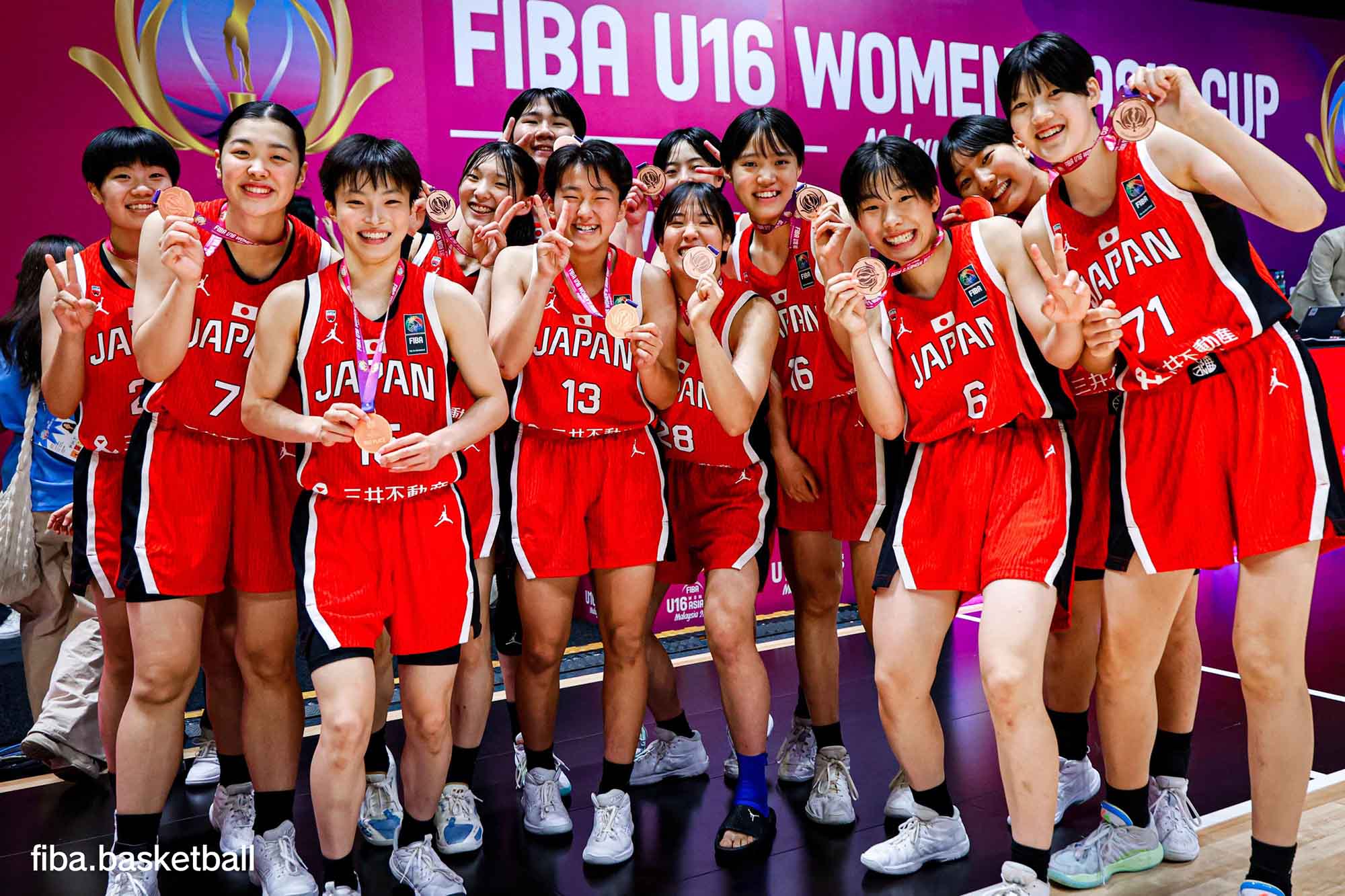 2枚 バスケ女子日本代表 AkatsukiJapan 女子U17日本代表 本年7月11日(土)からチェコ・ブルノに