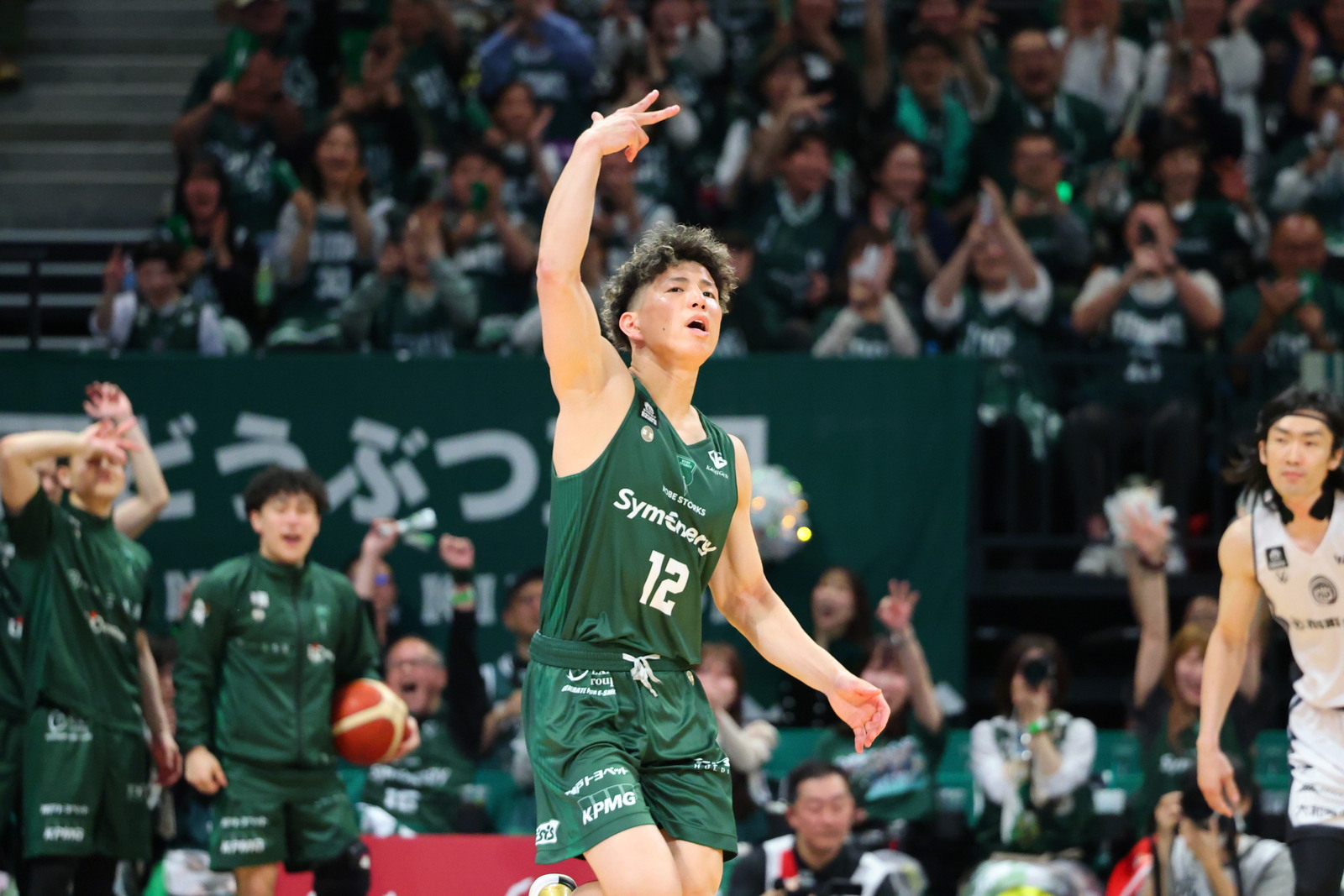 神戸ストークス、激闘のクォーターファイナルを勝ち切りいざセミ